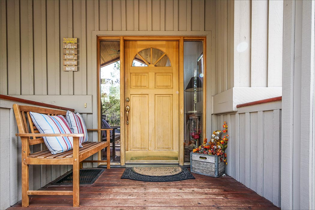 Year round Sunriver vacation rental. Sleeps 8.