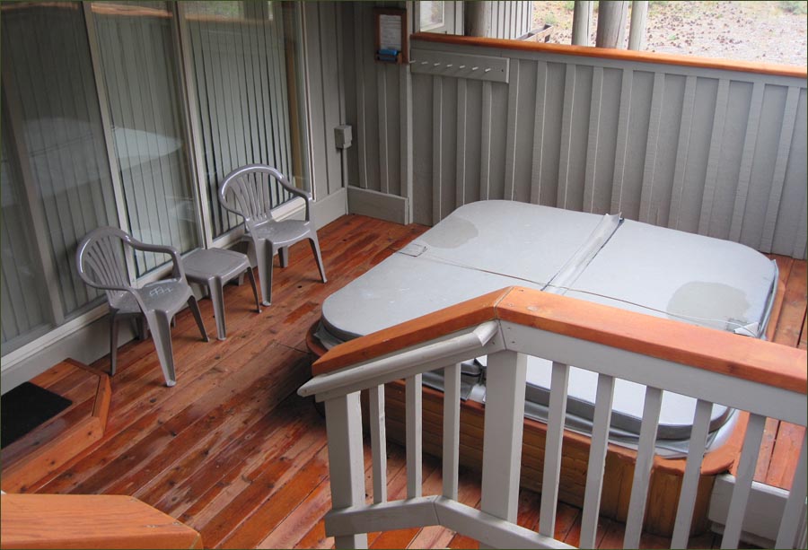 Huge private hot tub for guests to enjoy at the Haven Sunriver vacation rental.